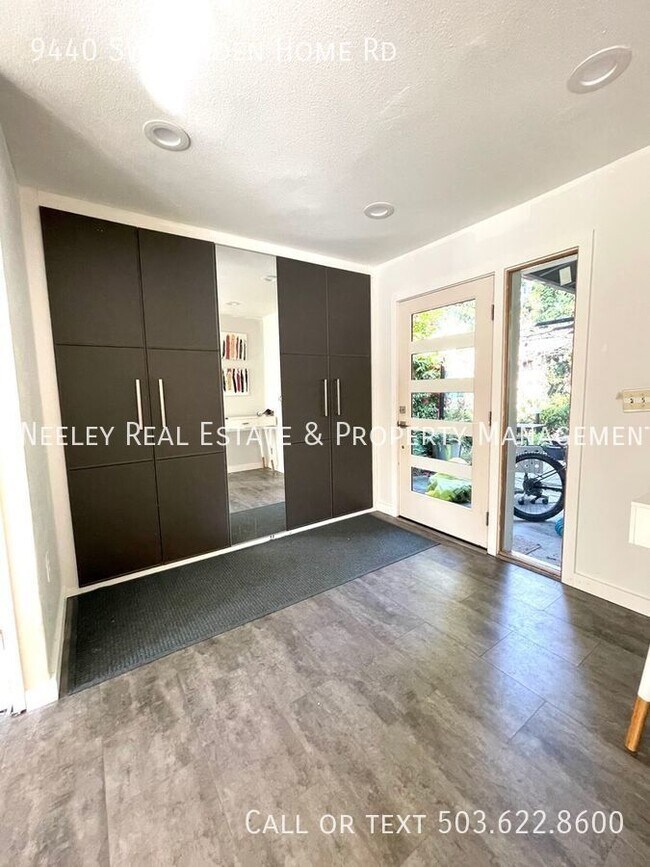 Foto del edificio - Beautifully Updated Modern Garden Home 4 BR