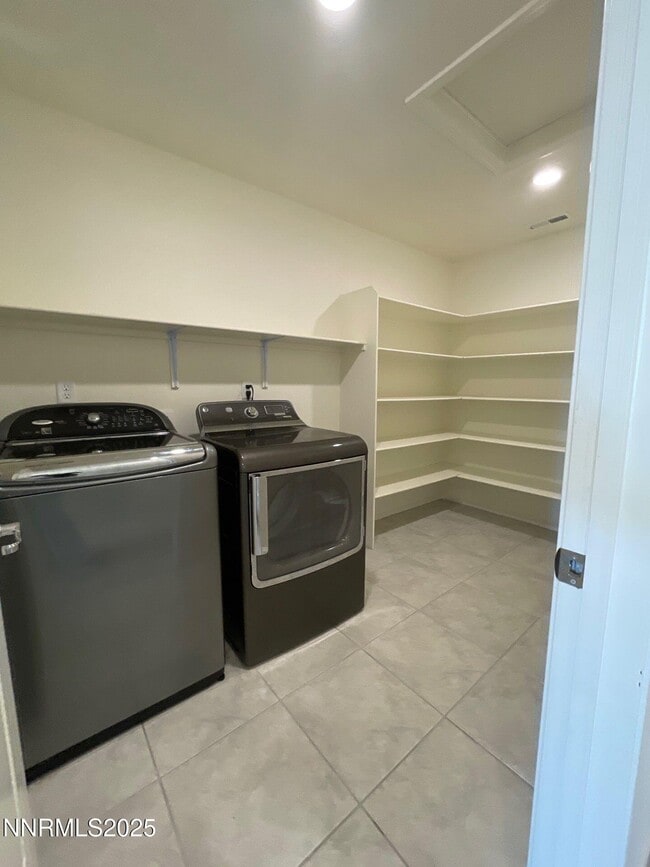 Foto del edificio - 8952 Wolf River Dr