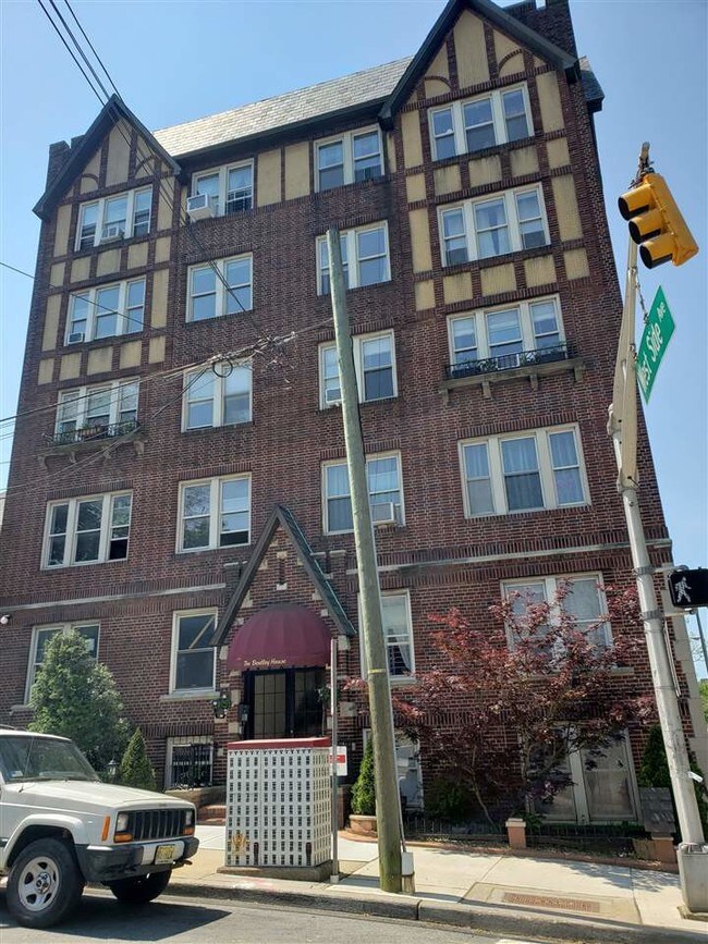 149 Bentley Ave Unit A5 Jersey City Nj 07304 Condo For