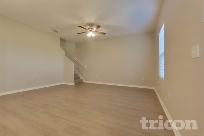 Building Photo - 15619 Merlin Ave