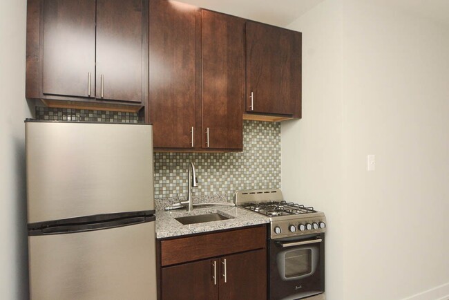 Building Photo - 4549 N Damen Ave
