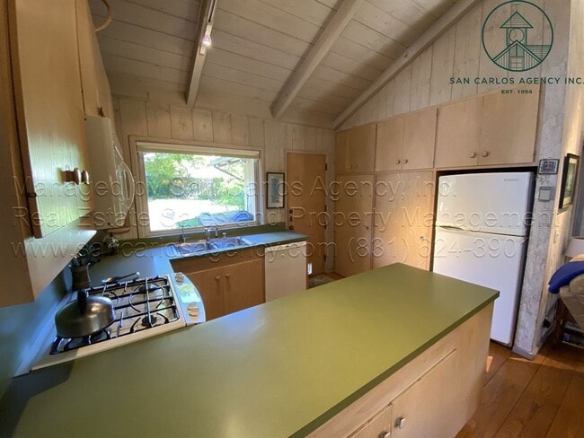Building Photo - Adorable One Bedroom Carmel Cottage