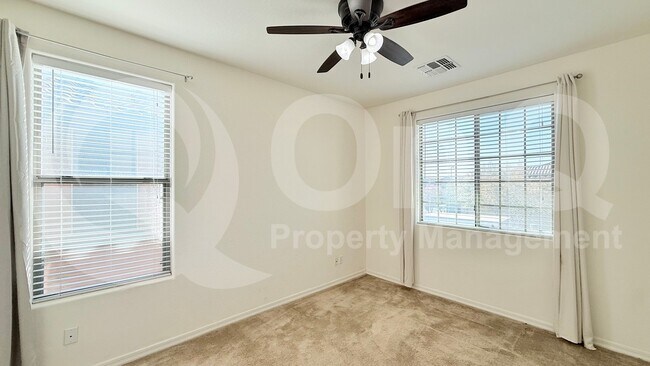 Foto del edificio - 3155 S Joshua Tree Ln