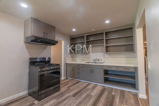 Foto del edificio - 4248 E 4th St