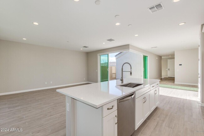 Foto del edificio - 24525 N 18th Wy