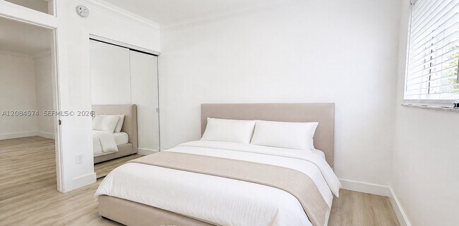 Foto del edificio - 6330 SW 79th St