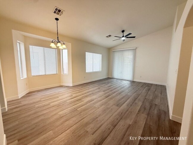 Foto del edificio - 1605 Woodward Heights Way