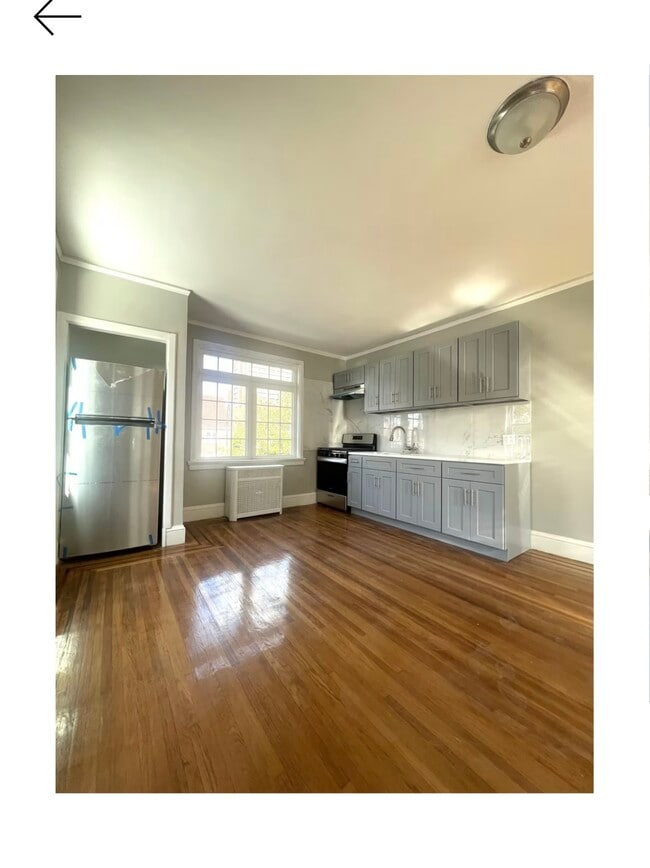 Foto del edificio - 3338 Bainbridge Ave