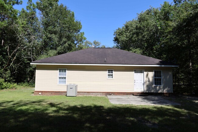 Building Photo - 5606 Landings Pkwy