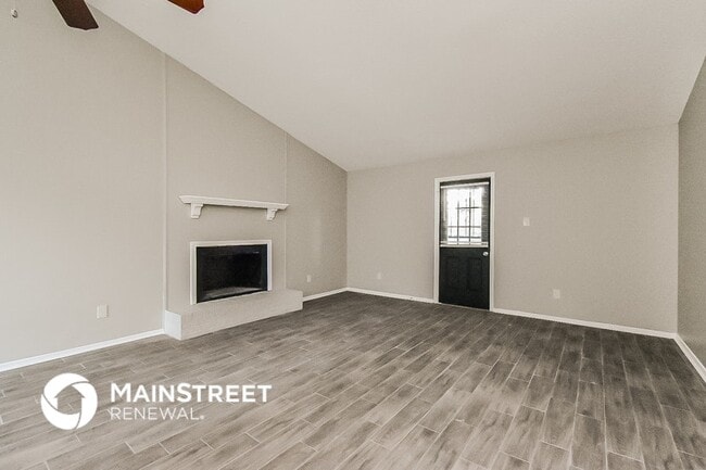 Foto del edificio - 5772 Jardin Pl