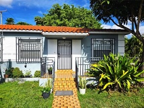 Building Photo - 3475 SW 27th St