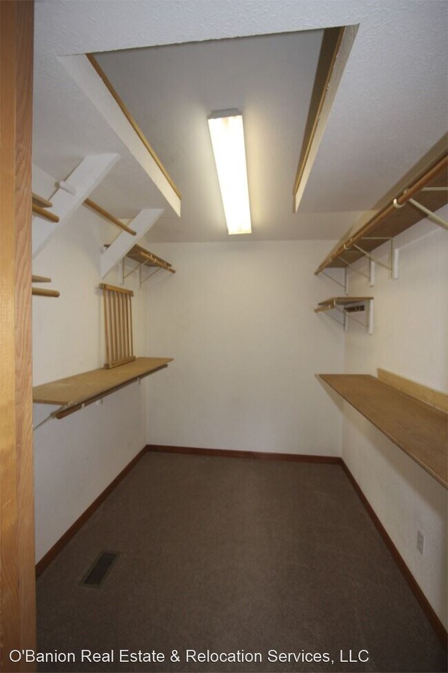 Building Photo - 3 br, 2 bath House - 24023 Alpenglow Drive