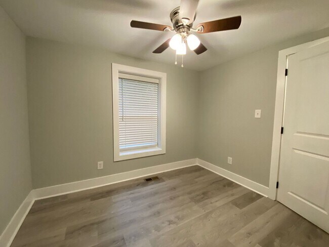 Foto del edificio - PRE-LEASING FOR AUGUST 2026!