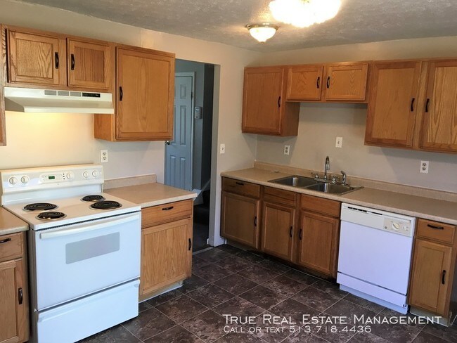 Building Photo - 2284 Roxanna Dr
