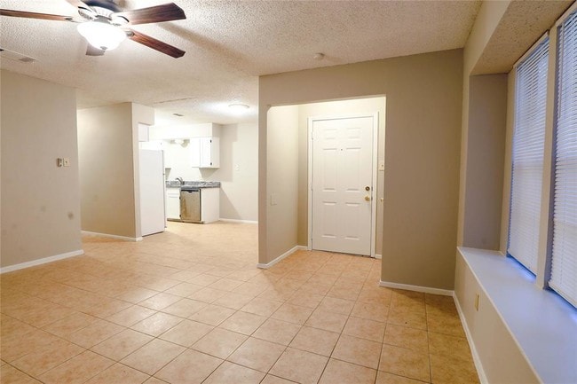 Building Photo - 503 Crowley Rd