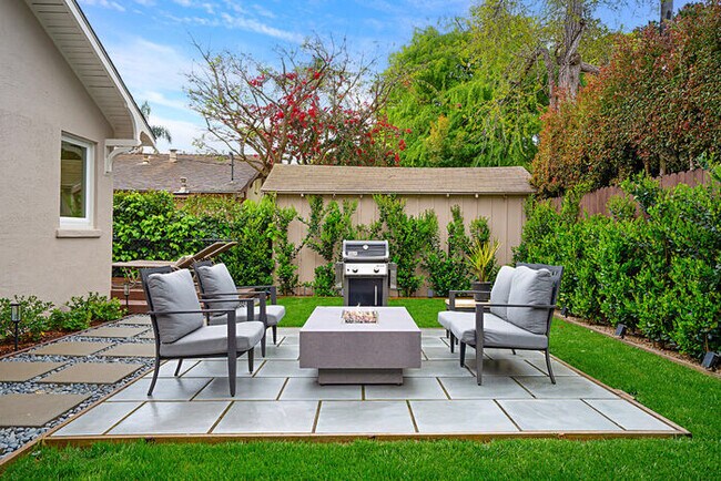 Foto del edificio - 228 W Mission St