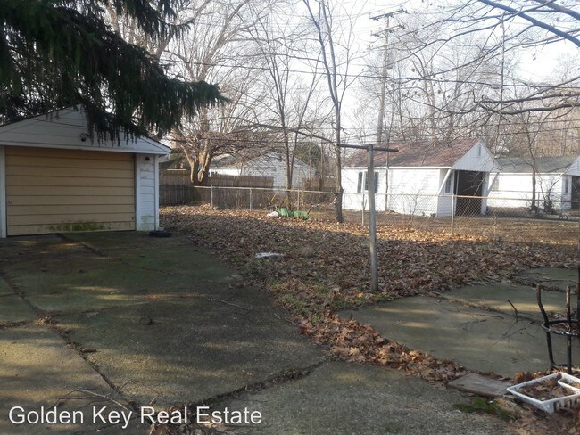 Building Photo - 3 br, 1 bath House - 14188 Collingham Dr.