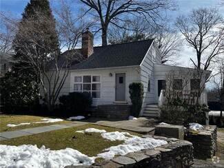 Building Photo - 23 Hickory Dr