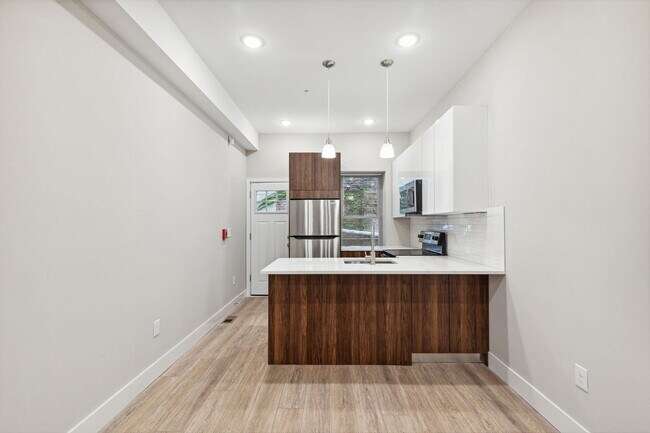 Foto del edificio - 1333 E Snyder Ave