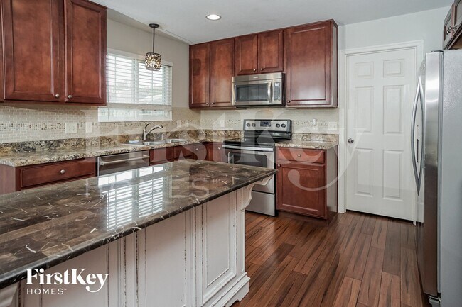 Foto del edificio - 1256 Carrington Pl