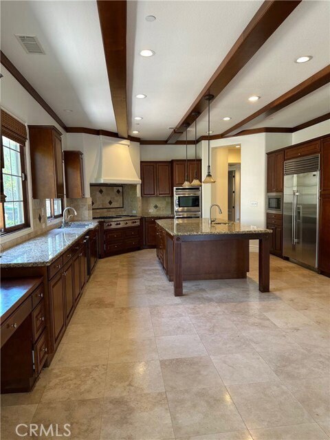 Building Photo - 25351 Mustang Dr