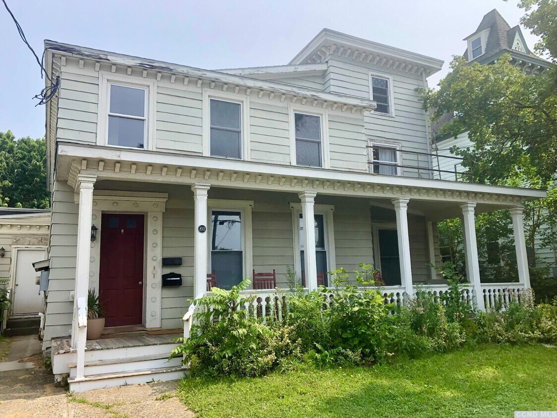 Primary Photo - 810 Warren St