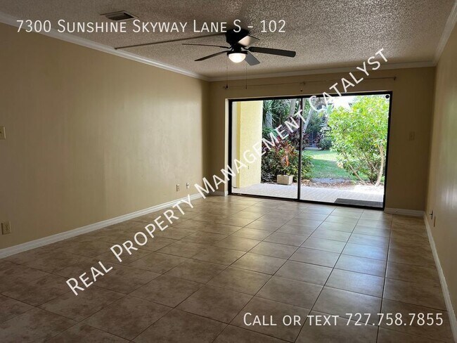 Foto del edificio - Lovely 2/2 Condo on Waterfront Bay