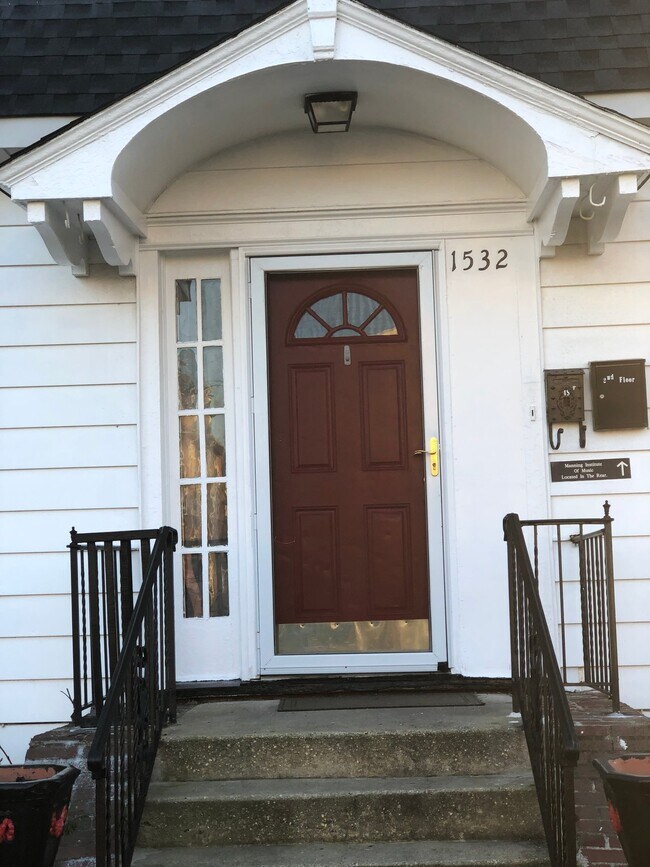 Building Photo - 1532 Emerson Pl