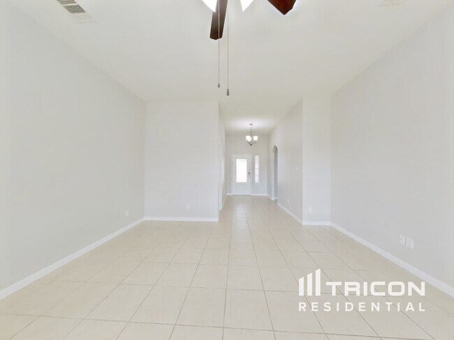 Foto del edificio - 7627 Daisy Port Ln