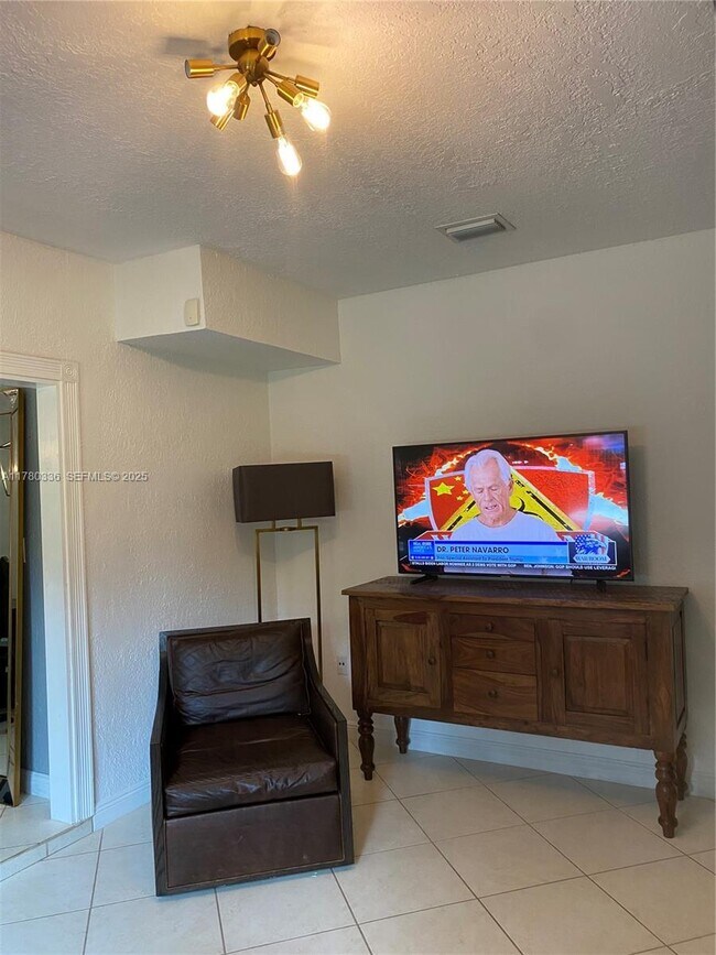 Foto del edificio - 5495 SW 68th Ave