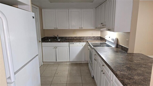 Building Photo - 9909 Sweepstakes Ln