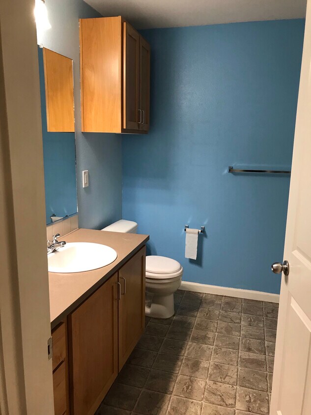 Baño - 10675 NE Red Wing Way