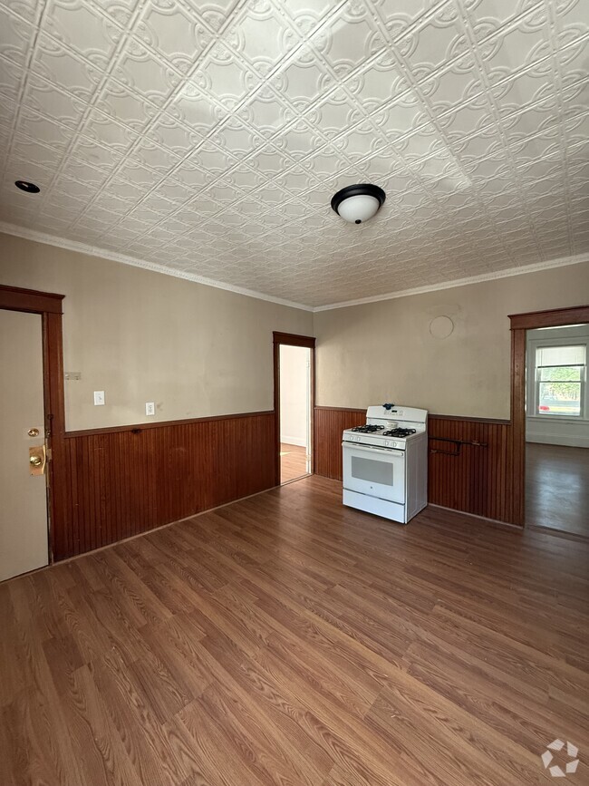 Building Photo - 117 Earle St
