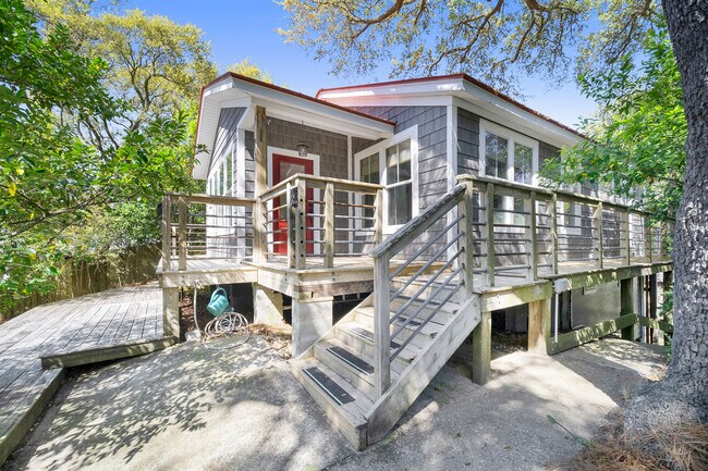 Building Photo - 208 E Cooper Ave