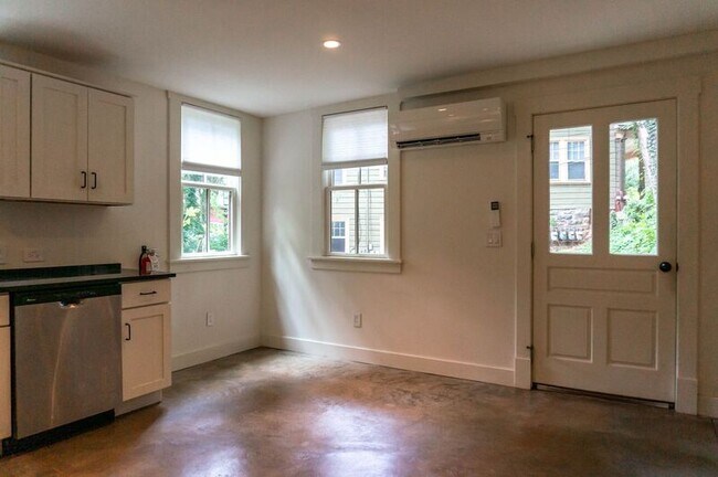 Foto del edificio - 23-A Courtland Avenue