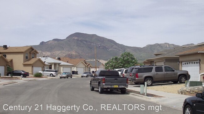Building Photo - 4 br, 2.5 bath House - 5393 Jose Duran Ln