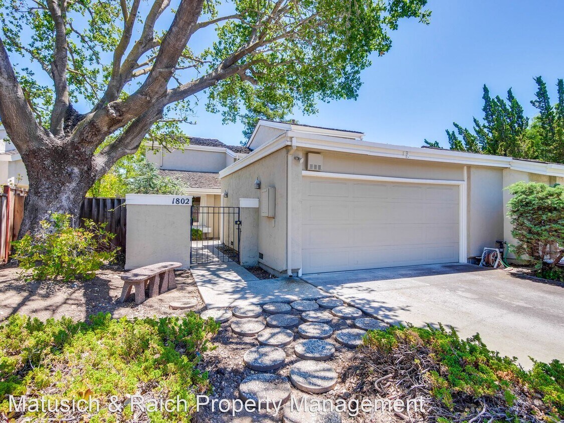 Foto principal - 3 br, 3 bath House - 1802 Dalton Place