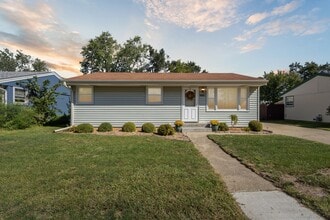Building Photo - 2026 Evans Ave