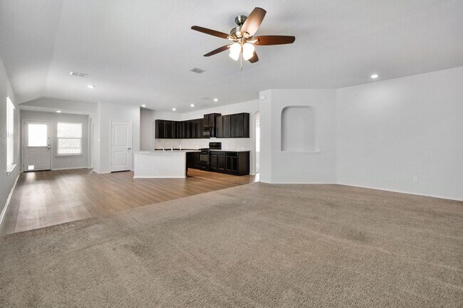 Building Photo - Single Story 4 Bedroom Home In Bulverde
