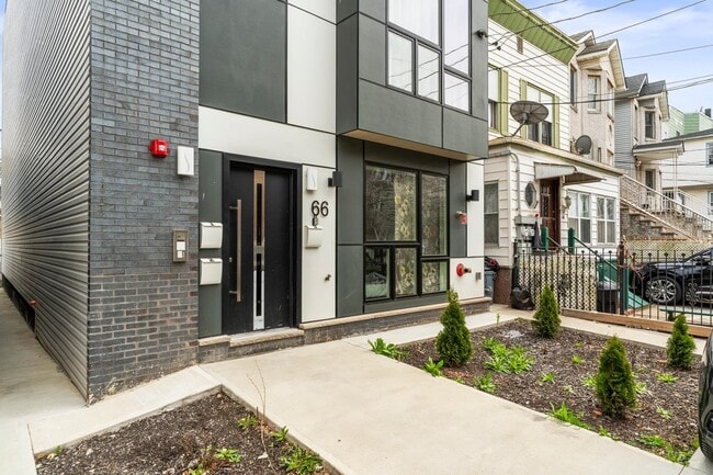 Building Photo - 66 Corbin Ave