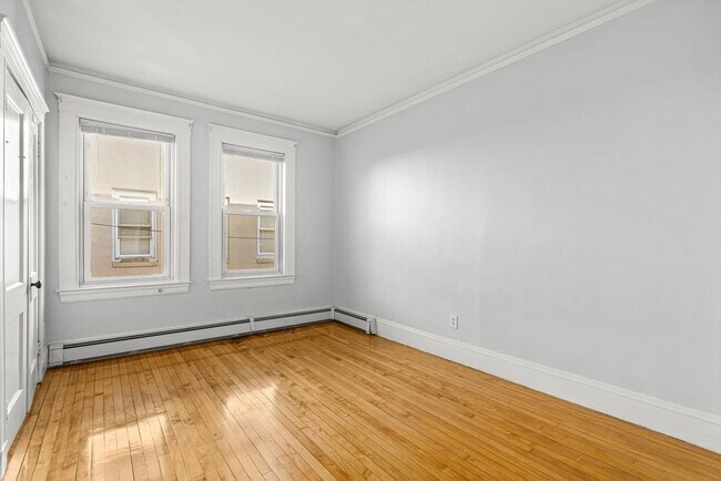 Building Photo - 544 Washington St