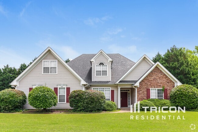 Building Photo - 250 Doe Hollow Trace