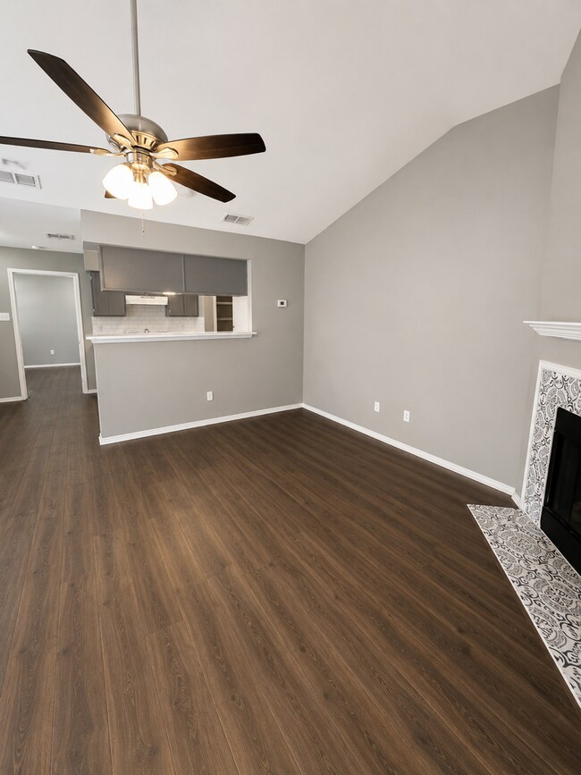 Building Photo - 3/2 Duplex in Woodston