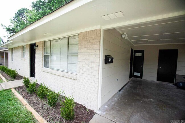 Building Photo - 54 Southern Oaks Dr