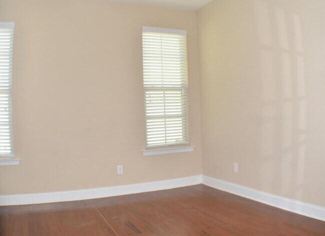 Foto del edificio - 829 Fulworth Ave