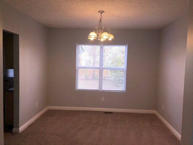 Foto del edificio - 718 Poplar St