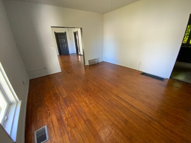 Foto del edificio - 12 Tennessee Ave