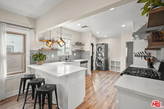 Building Photo - 1828 W 84th St