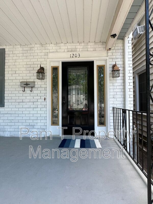 Building Photo - 1203 E 33rd St