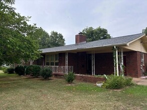 Building Photo - 11618 Lucas Ferry Rd